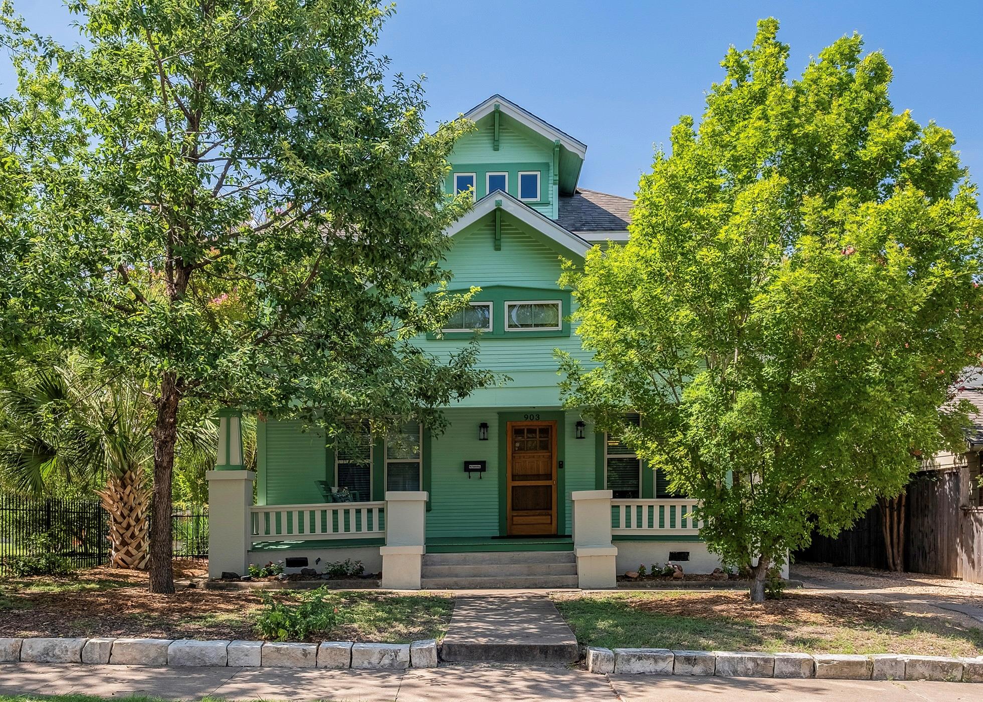 903 E 14th St, Austin