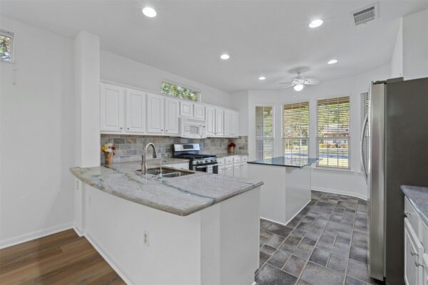 101 Buttercup Trl, Georgetown