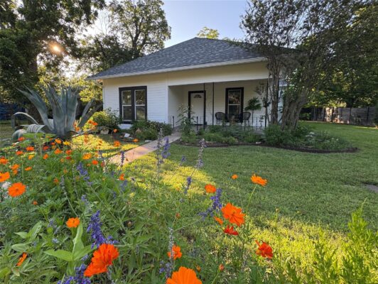 302 E Brenham St, Elgin