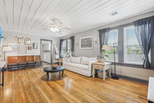 106 County Road 425 None, Spicewood