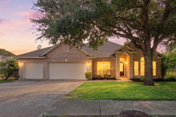 2813 Winding Shore Ln, Pflugerville