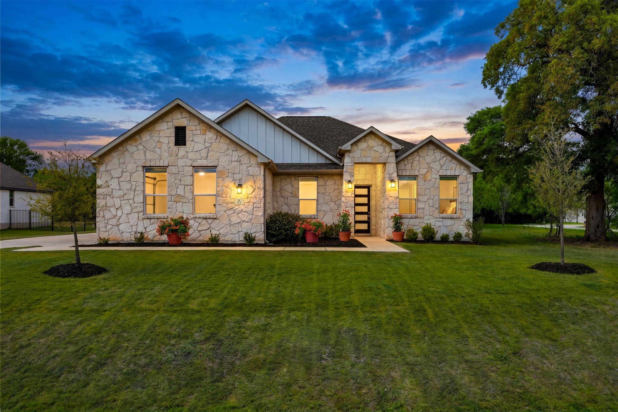 372 Raptor Beak Way, Cedar Creek, TX 78612