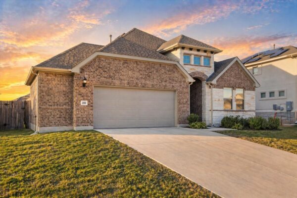 209 Rainier Dr, Kyle