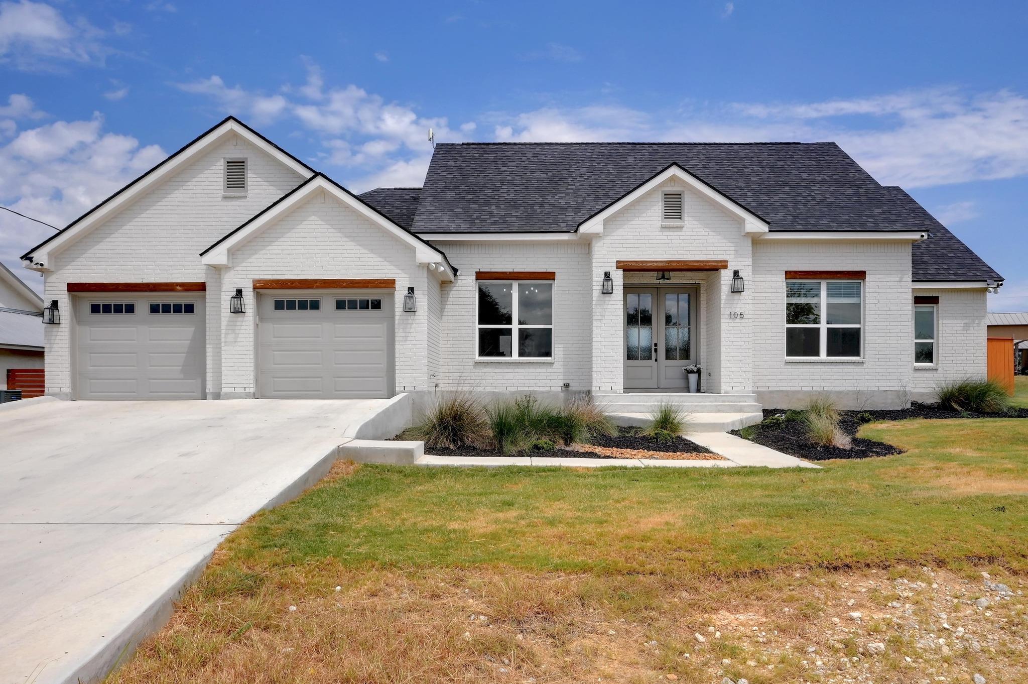 105 Jacob Dearing St, Blanco