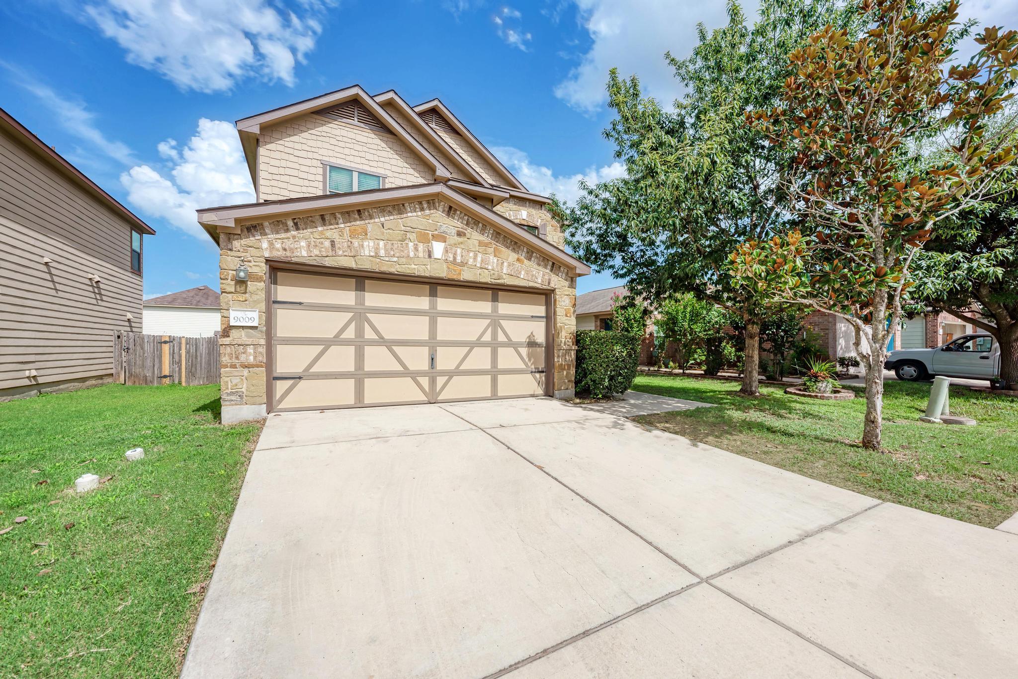 9009 Stambourne St, Austin, TX 78747