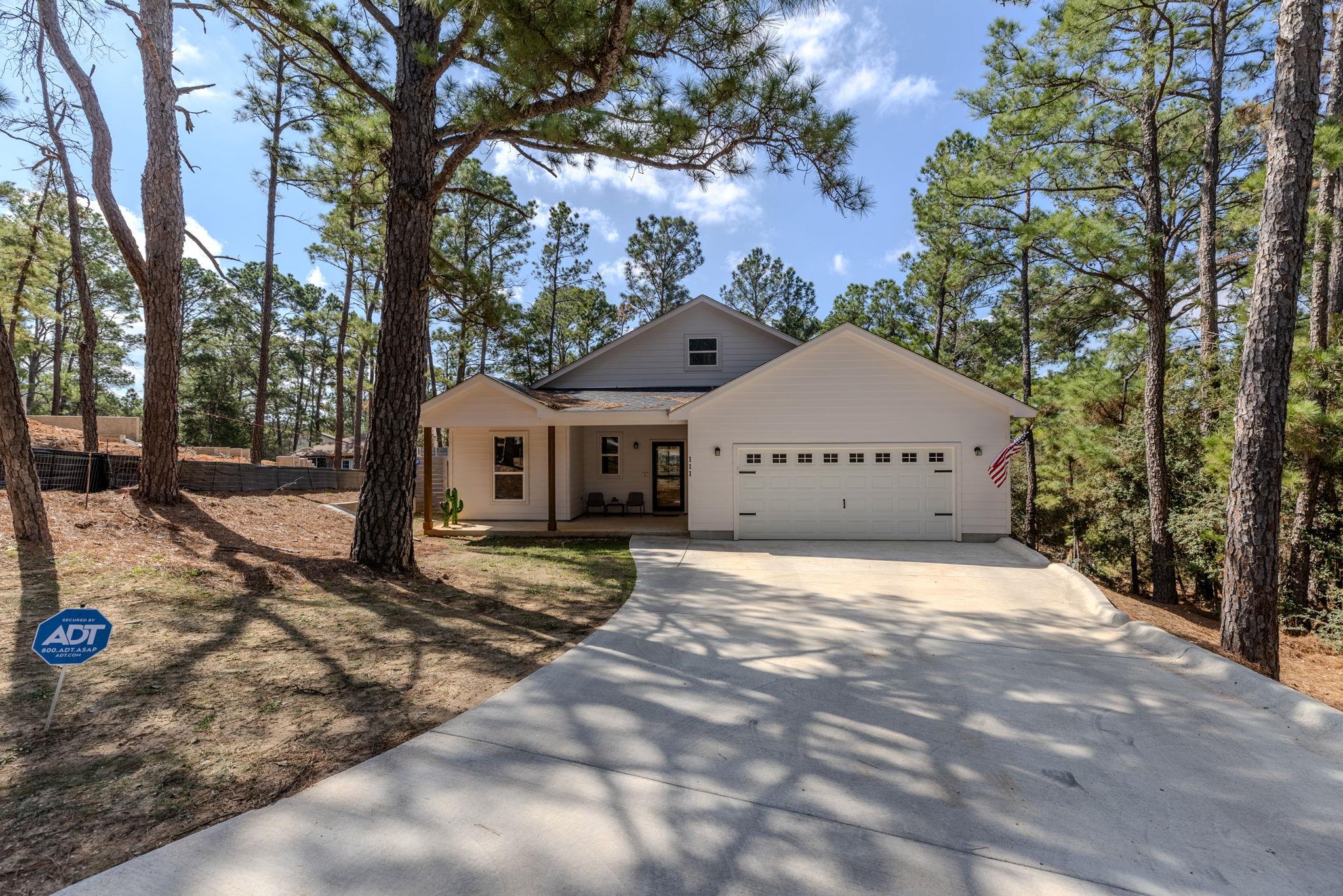 111 E Kamoi Ct, Bastrop, TX 78602