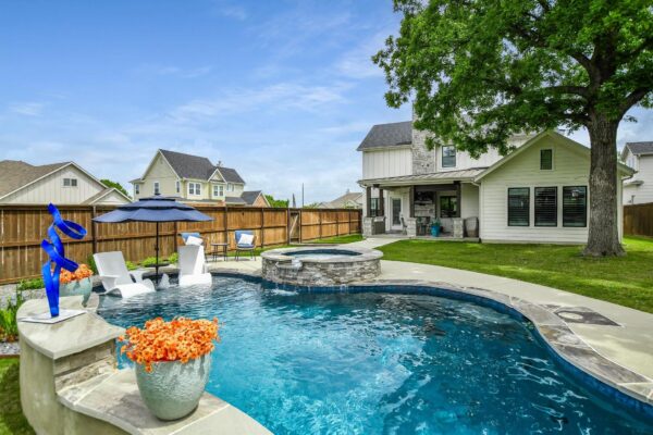 105 Retreat Pl, Georgetown