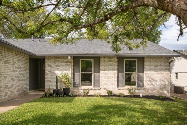 304 Skyloop Dr, Austin
