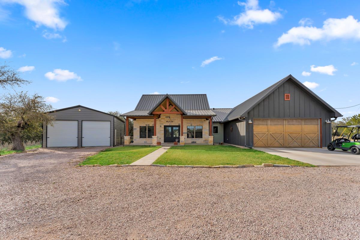 109 Lavonna Fox Dr, Burnet, TX 78611