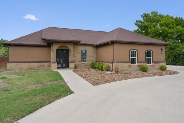 50204 Ironhorse Trl, Georgetown