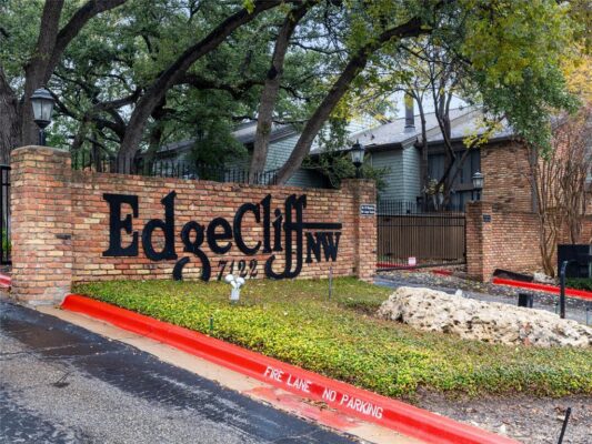 7122 Wood Hollow Dr #8, Austin
