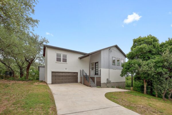 18716 W Lakeview Dr, Jonestown