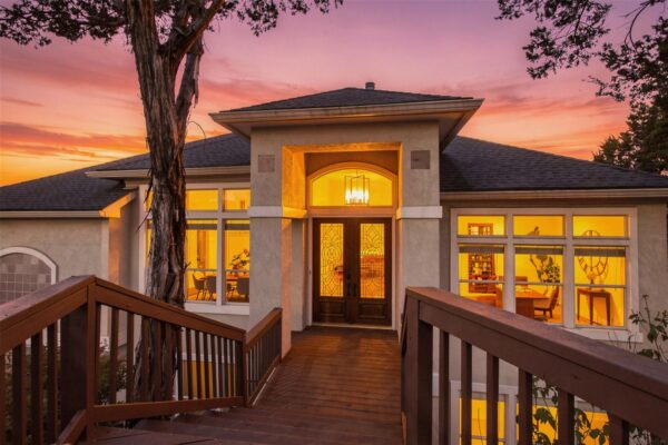 7008 Deepwood Dr, Lago Vista