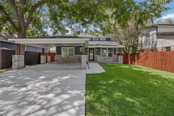 731 Neches St, Lockhart