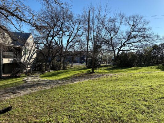 1514 Parker Ln #111, Austin