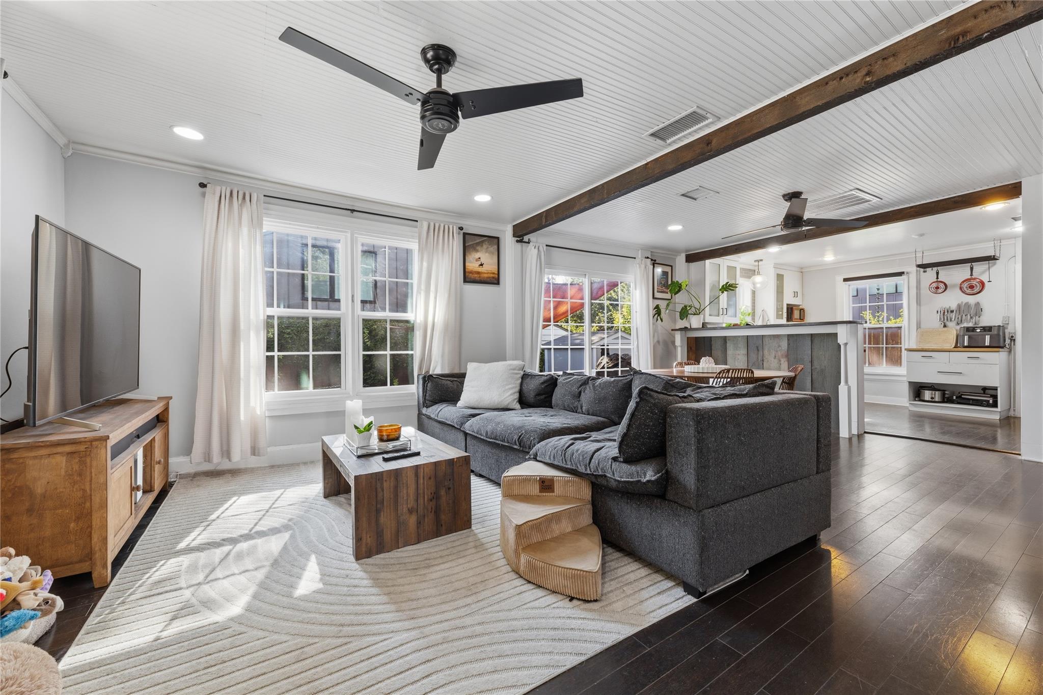 66 Navasota St, Austin, TX 78702