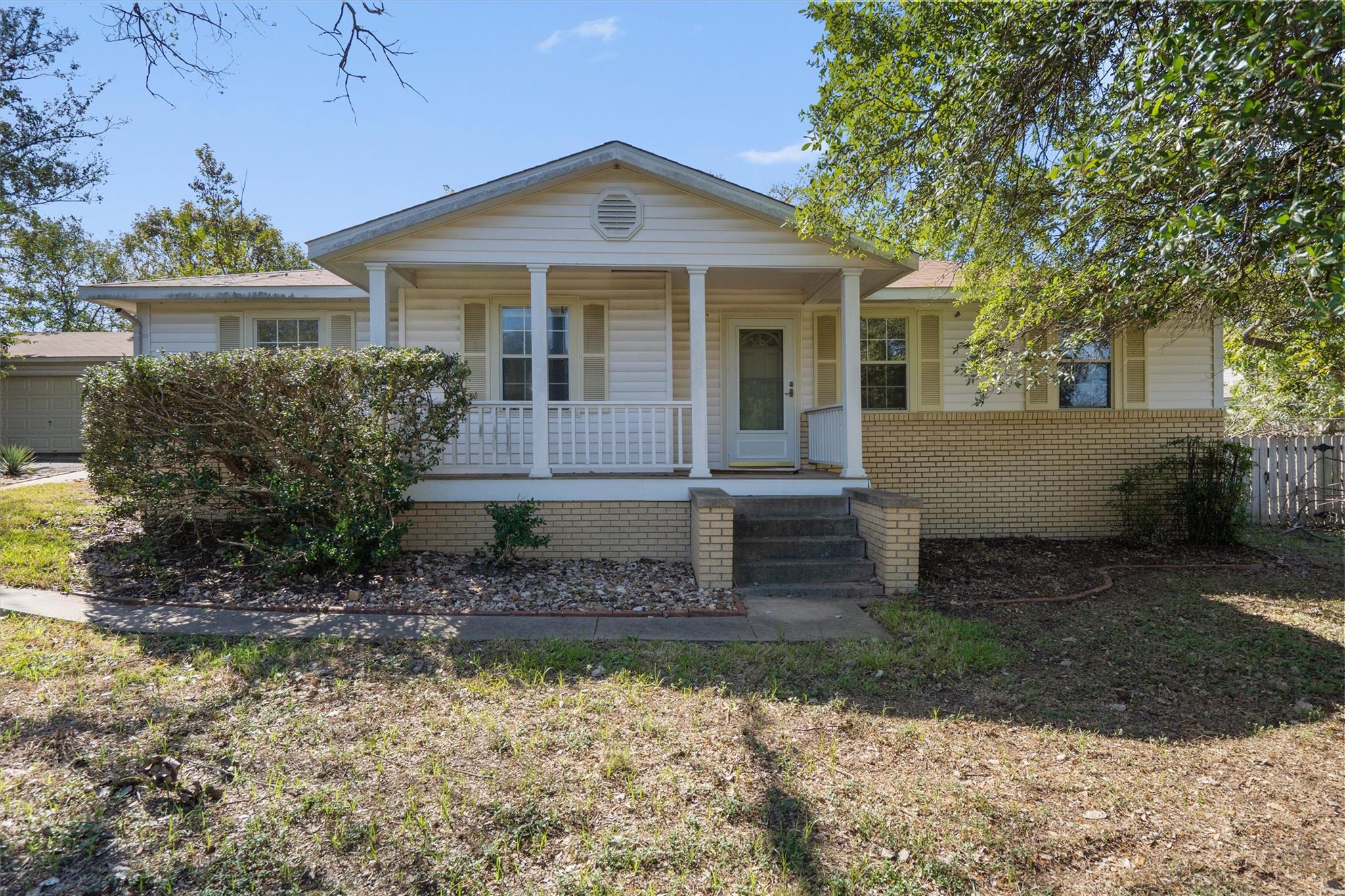 602 E 2nd St, Georgetown, TX 78626