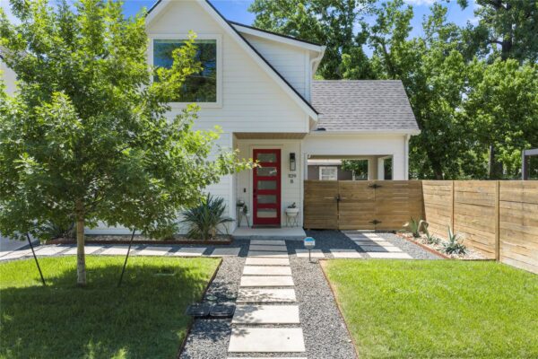 1129 Henninger St #B, Austin