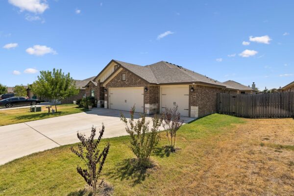 3317 James Ridge Dr, Belton