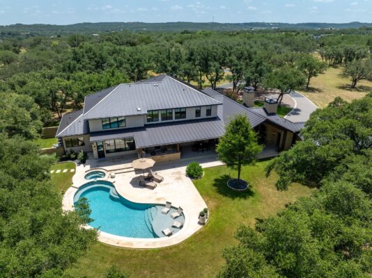 900 Rivercliff Dr, Spicewood