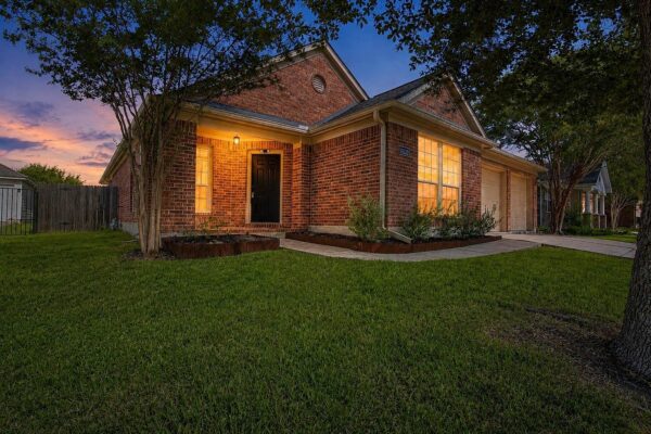 11620 Sunny Creek Ln, Manor