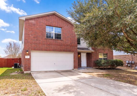 210 Kings Ridge Dr, Buda