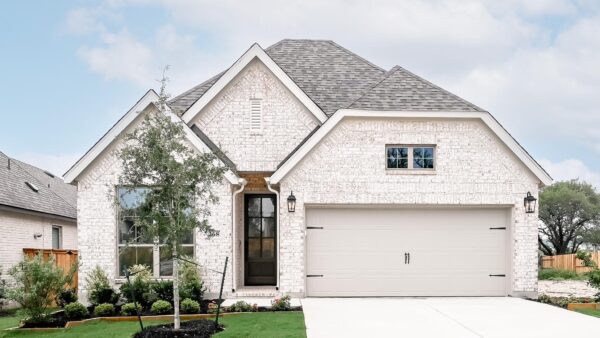 268 Basket Flower Loop, Kyle