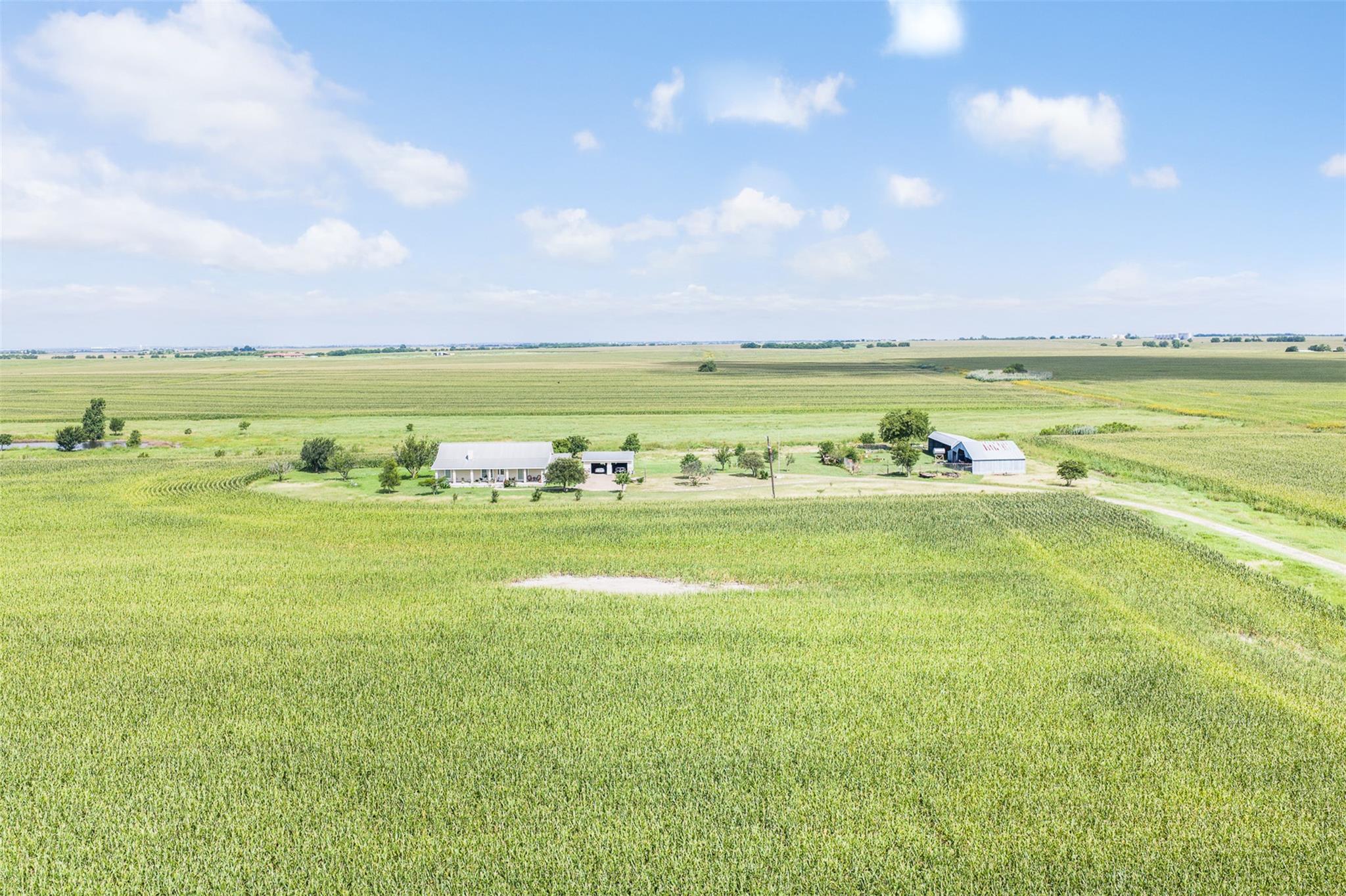 18108 Werchan Ln, Coupland, TX 78615