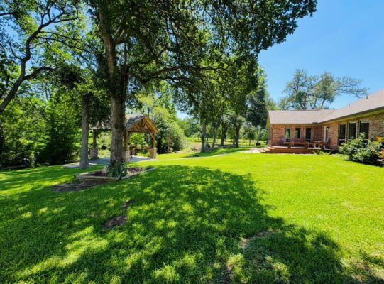203 E 11th St, Elgin