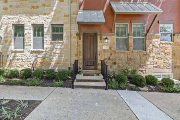 233 Adams St, Georgetown