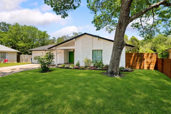 6107 Blarwood Dr, Austin