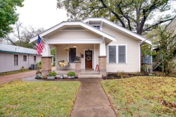 113 W Creek St, Fredericksburg