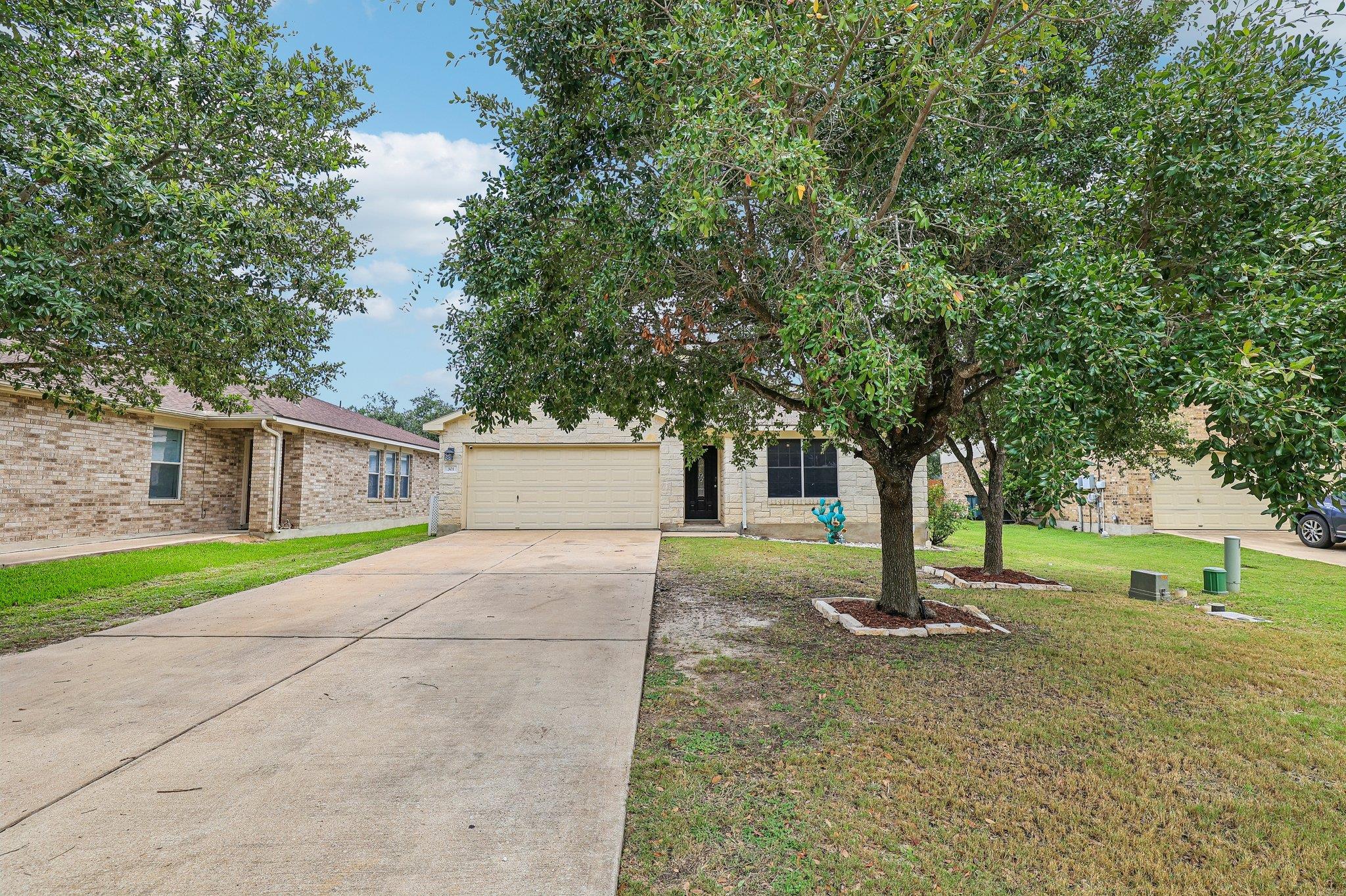 301 Bird Dog Bnd, Bastrop, TX 78602