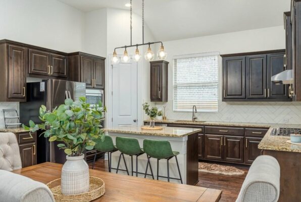 2421 Carretera Dr, Leander