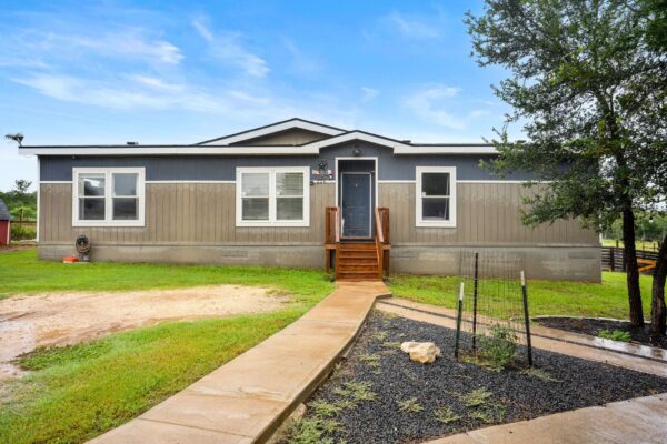 224 Las Estancias Dr, Cedar Creek