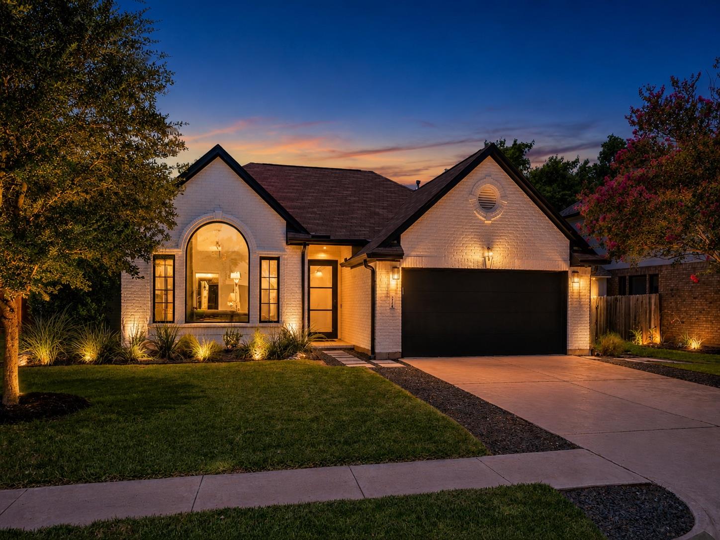 7704 Kiva Dr, Austin, TX 78749