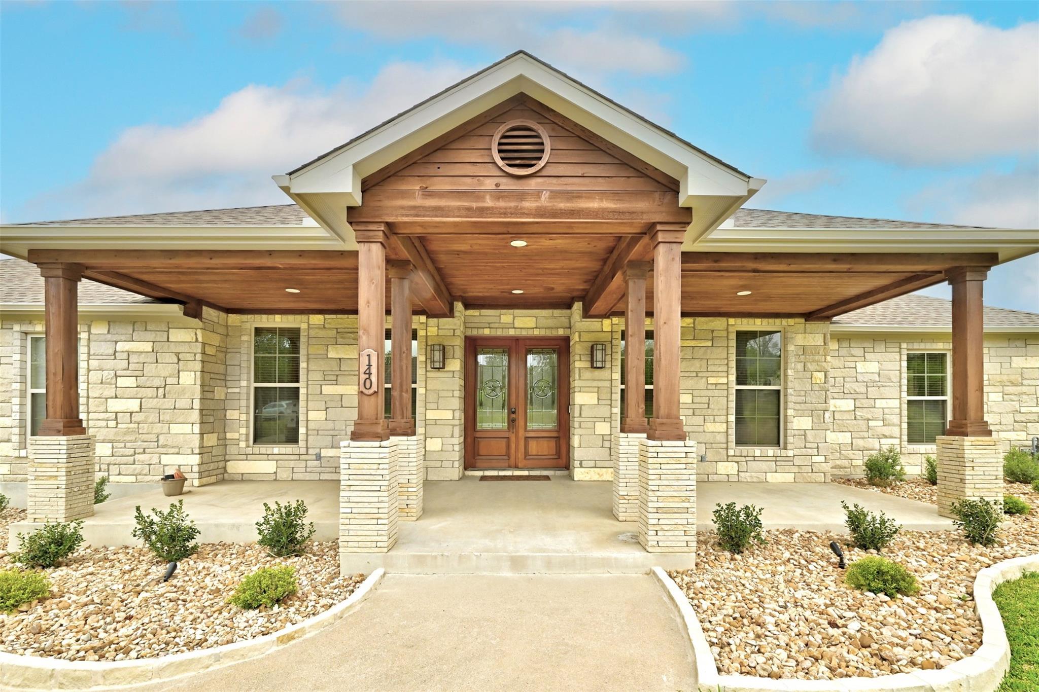 140 Winchester Rd, Bastrop, TX 78602
