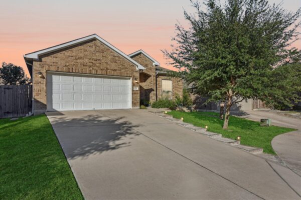 247 Joseph Dr, Buda