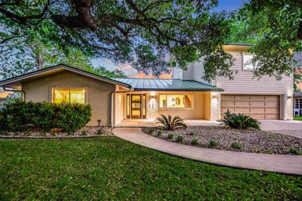 1704 Bluebonnet Ln, Kingsland