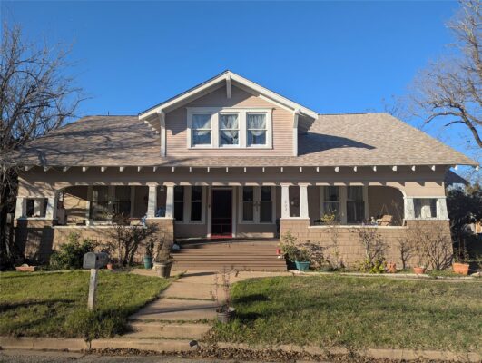 502 W 10th St, Taylor