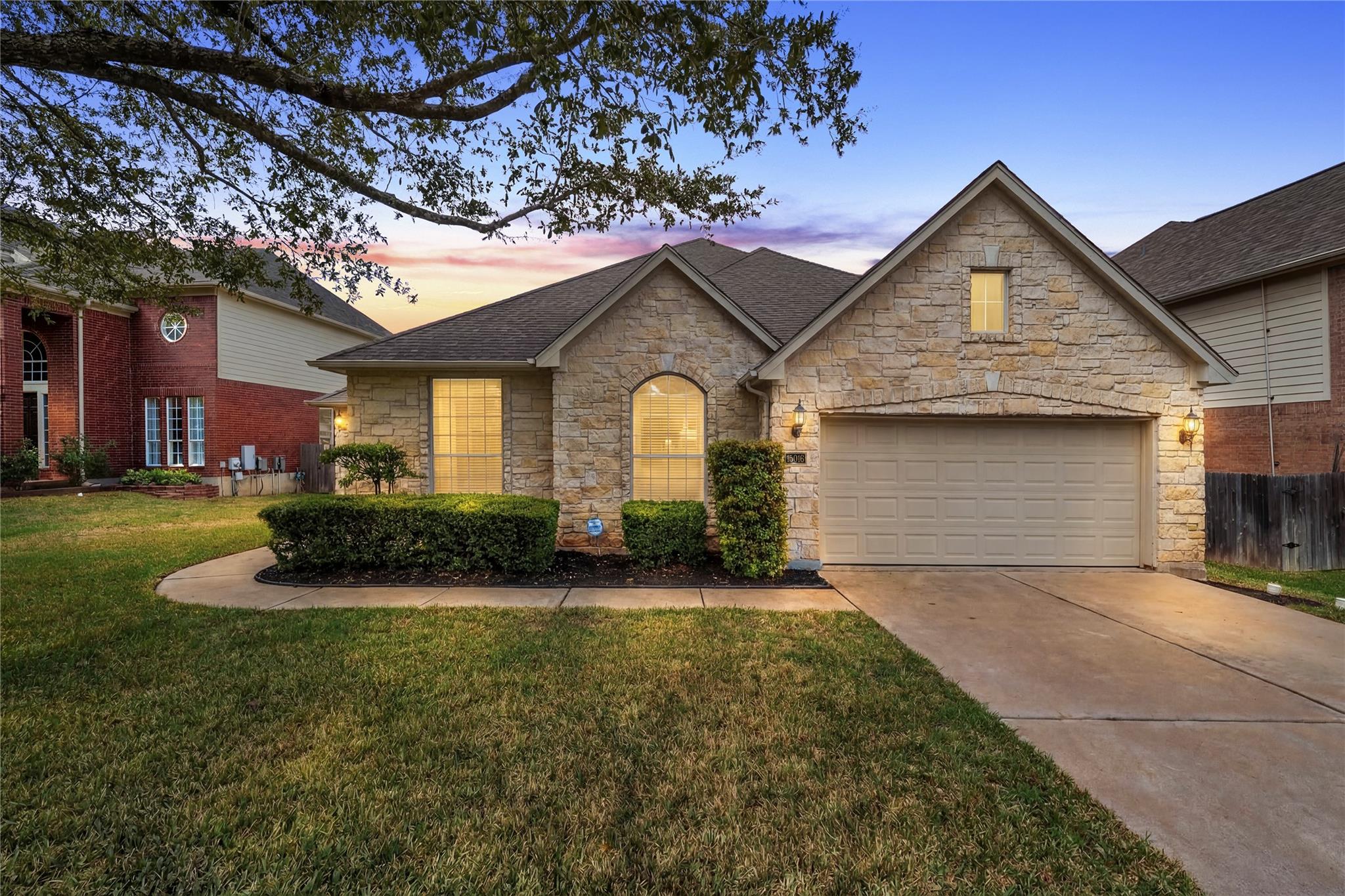 15016 Thatcher Dr, Austin