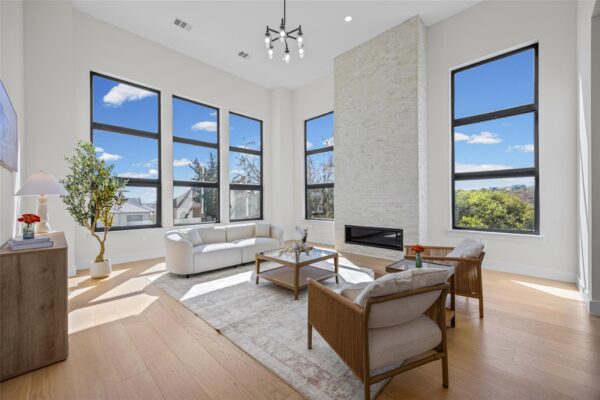 1020 Mountain Leather Dr, Horseshoe Bay