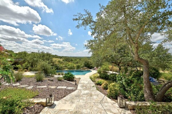 8075 Mount Sharp Rd, Wimberley
