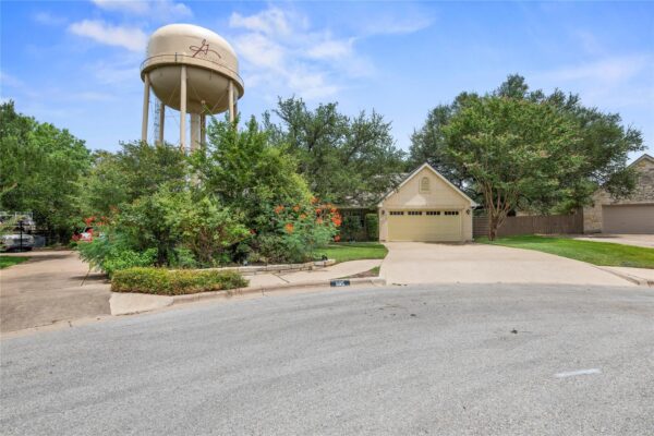105 Oakmont Ct, Georgetown