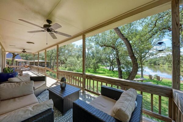 6706 Fm 690 None, Burnet