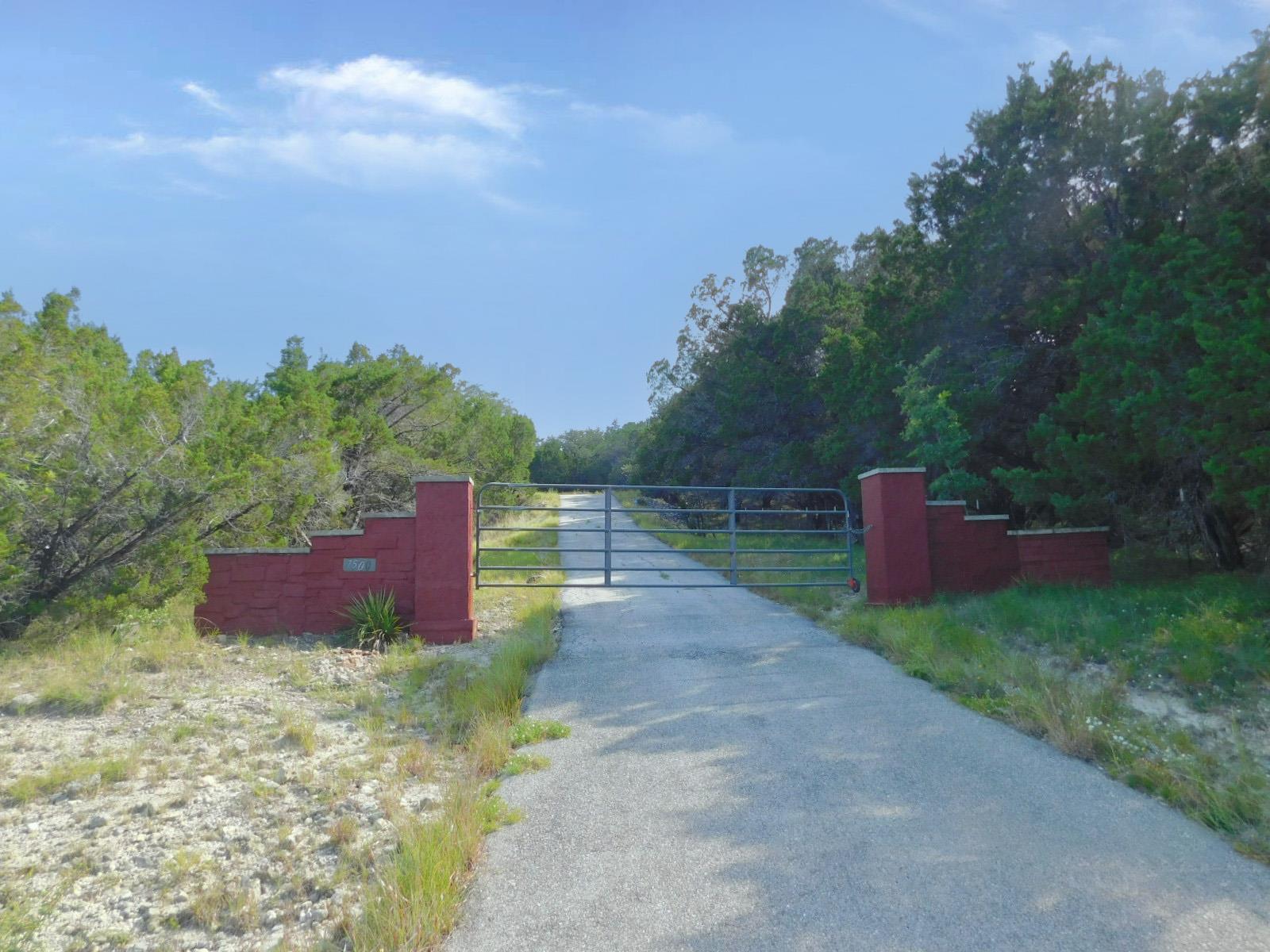 7500 MULESHOE BEND Trl, Marble Falls, TX 78654