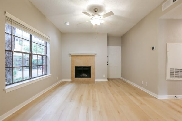 203 E 31st St #104, Austin