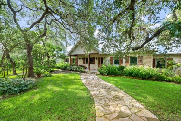 121 Water Park Rd, Wimberley