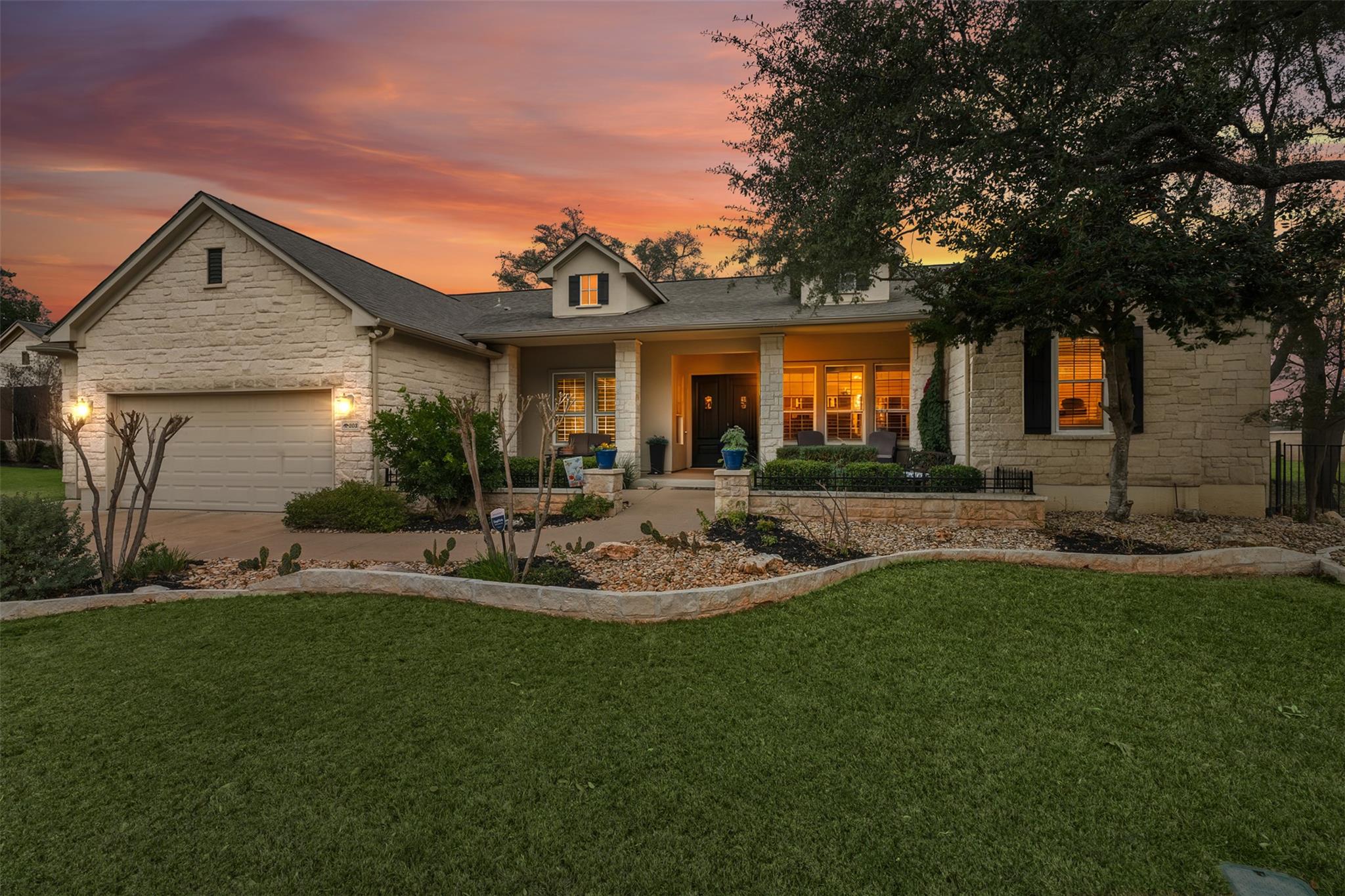 203 Cowan Creek Dr, Georgetown, TX 78633