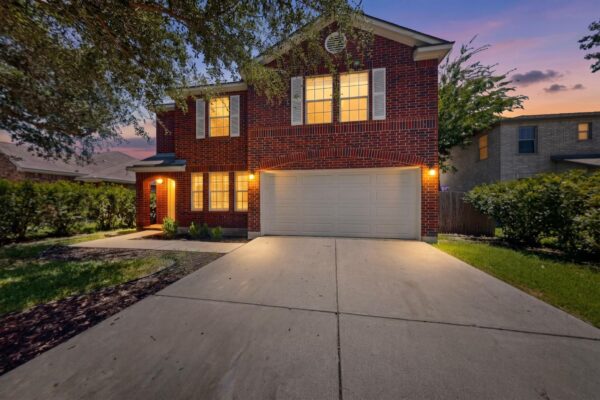2014 Woodway Dr, Leander
